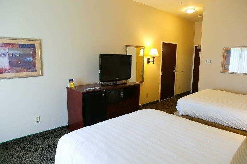 Country Inn & Suites By Radisson, Midway - Tallahassee West 외부 사진