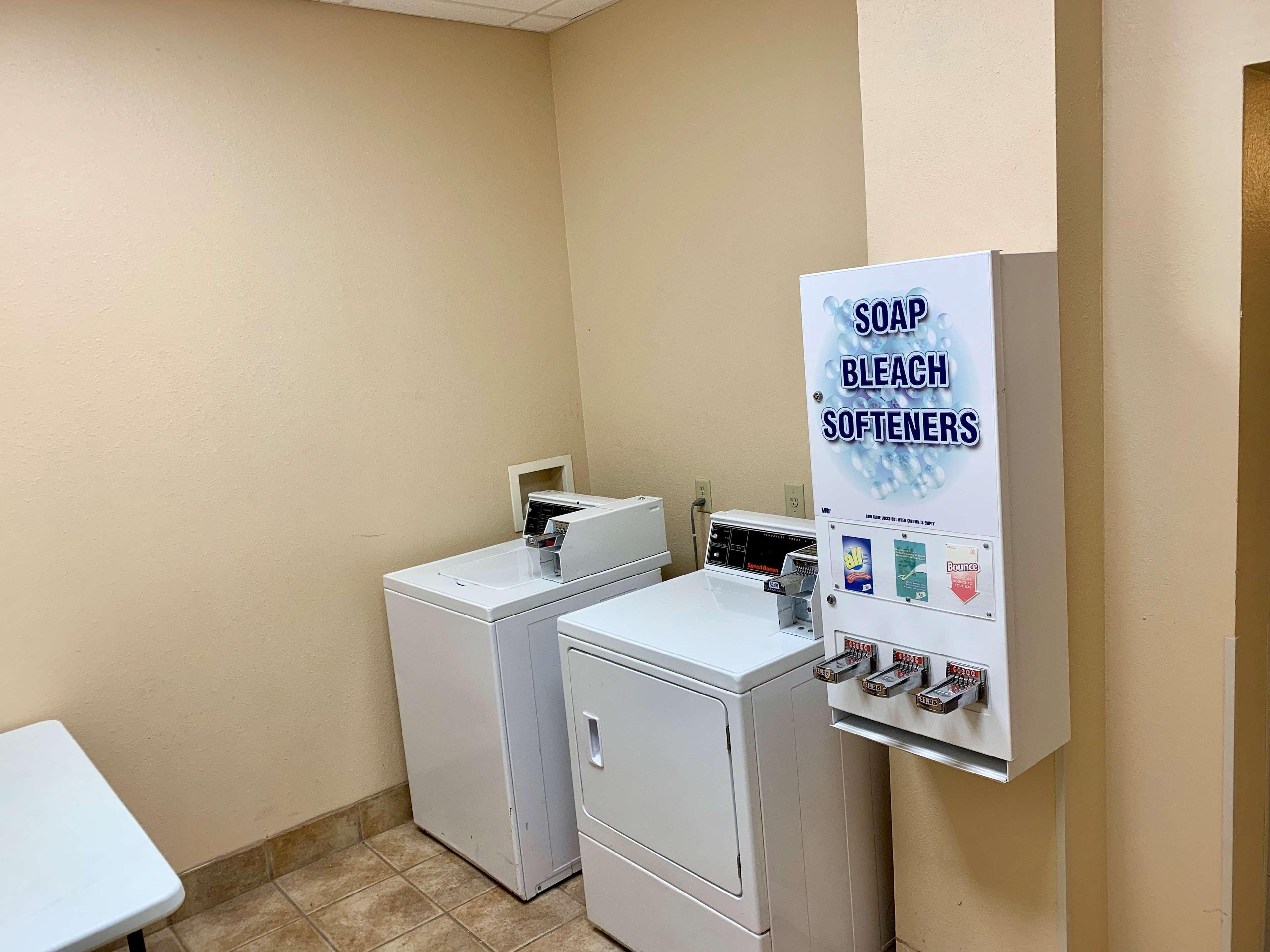 Country Inn & Suites By Radisson, Midway - Tallahassee West 외부 사진